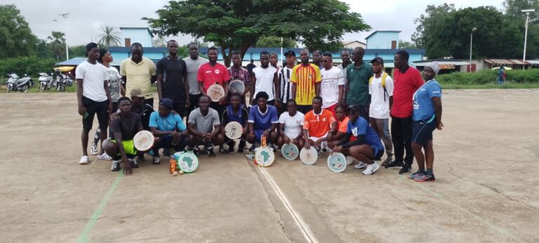 Bénin Fin de  formation des formateurs Jeu de Balle au Tambourin
