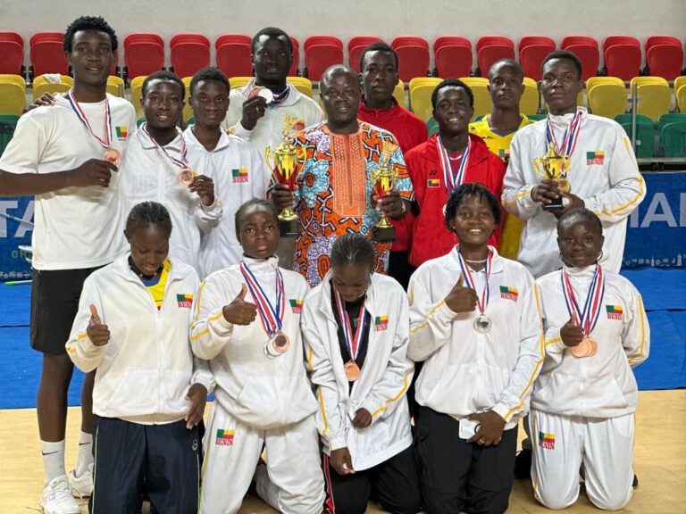 PHOTO DE FAMILLE AU GHANA AVEC LE PRÉSIDENT ASSOGBA