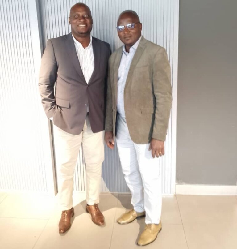 Les présidents Mets et Assogba des Fédérations de Rugby de Côte d'Ivoire et du Bénin (Droite)