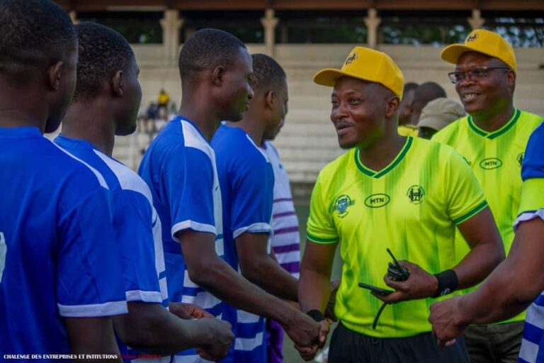 Le PCO et Mr Montcho saluent les joueurs