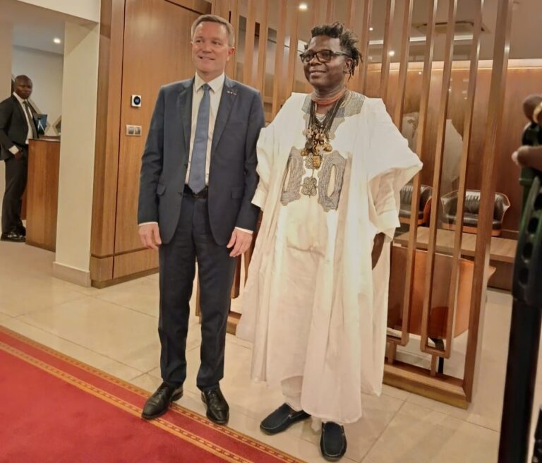 David Lappartient à gauche et le président Hazoumè à droite
