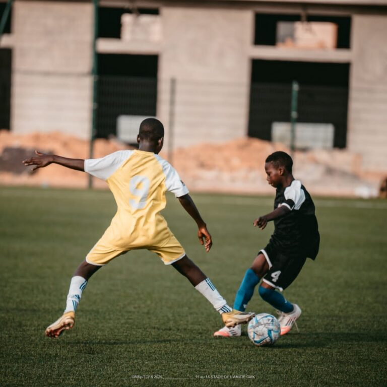 Junior En Noir, lors d'un tournoi au Stade GMK