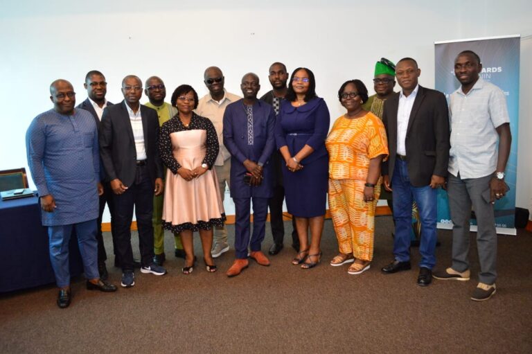 Photo de famille des organisateurs