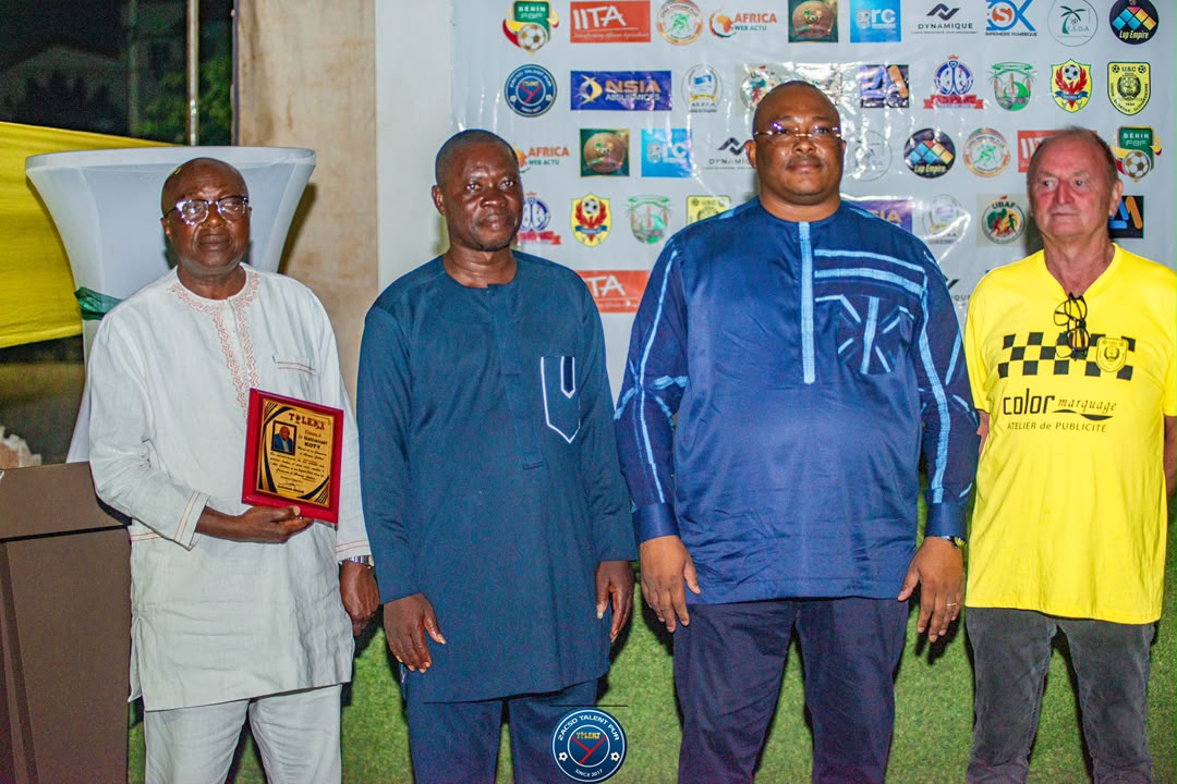 Tournoi U17 Akassato : L&rsquo;US Clohars, Eugène Clero et Alphonse Yèhoué motivent les jeunes…